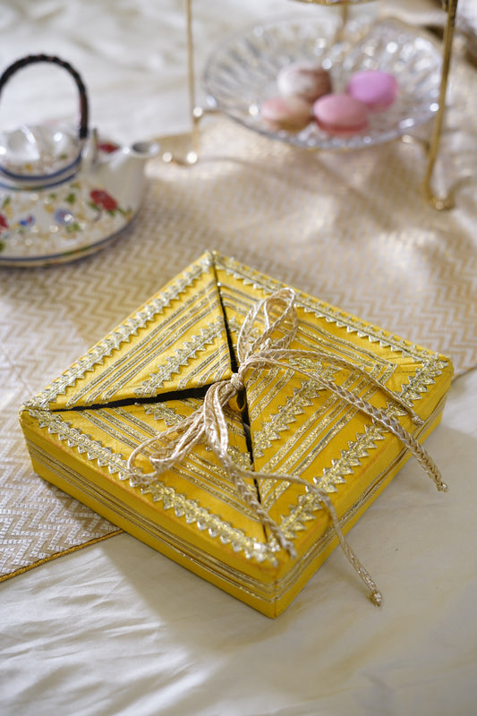 SMALL GIFT  BOX